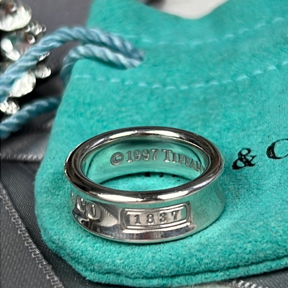 TIFFANY&CO. Iconic ring 1837 narrow width sterling silver 925 size 5.25 or 50 - Picture 5 of 12